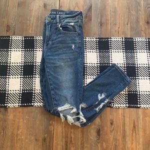 AE jeggings with rips